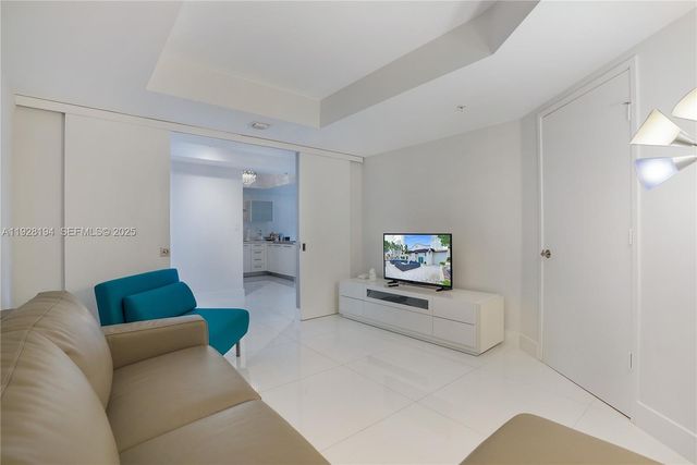 250 S Sunny Isles Blvd TH-207, Sunny Isles Beach, FL 33160