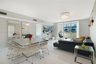 250 S Sunny Isles Blvd TH-207, Sunny Isles Beach, FL 33160