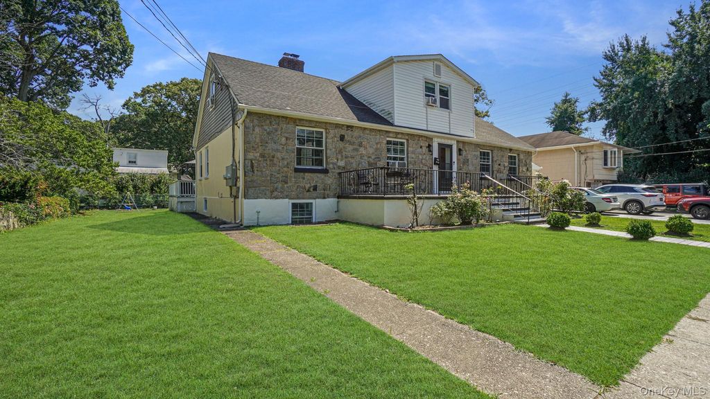 143 S Montgomery St, Valley Stream, NY 11580 — photo 2