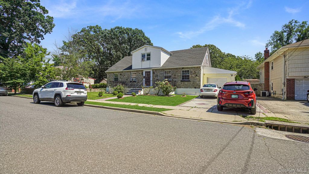 143 S Montgomery St, Valley Stream, NY 11580 — photo 3