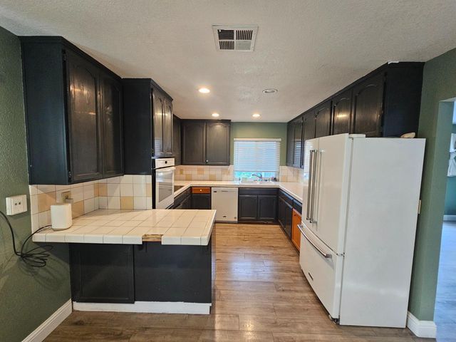 2421 Stanfield Dr, Stockton, CA 95209
