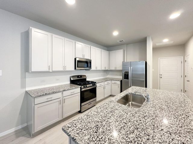 163 Haywood MNR, Maxwell, TX 78656