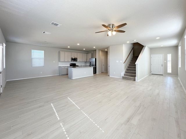163 Haywood MNR, Maxwell, TX 78656