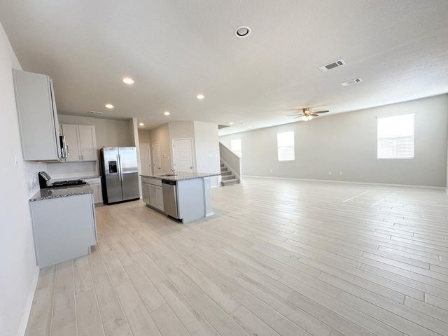 163 Haywood MNR, Maxwell, TX 78656