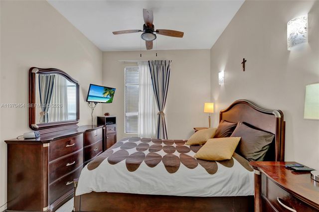 7400 W 20th Ave 402, Hialeah, FL 33016