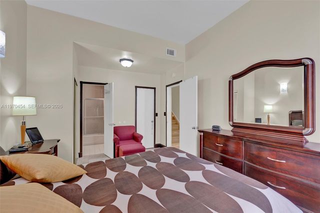 7400 W 20th Ave 402, Hialeah, FL 33016