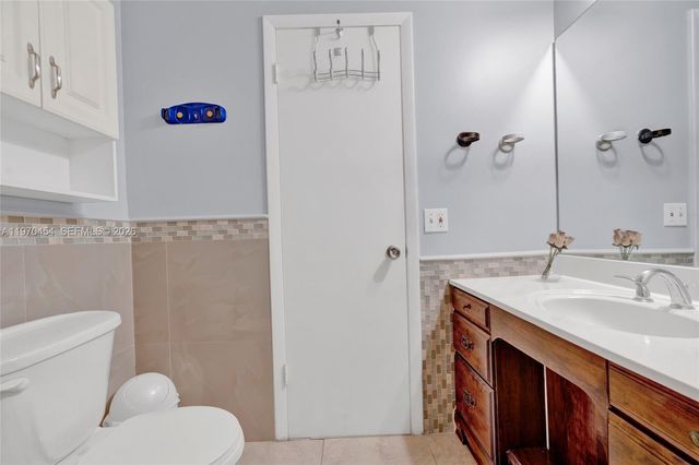 7400 W 20th Ave 402, Hialeah, FL 33016