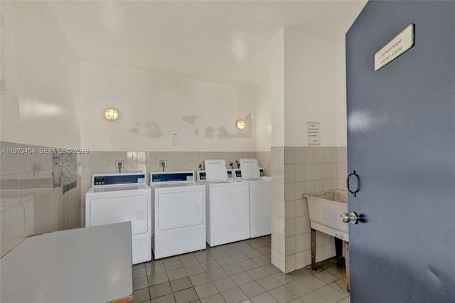 7400 W 20th Ave 402, Hialeah, FL 33016