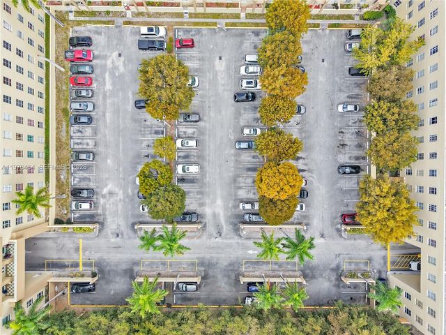 7400 W 20th Ave 402, Hialeah, FL 33016