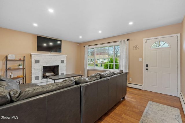 51 Mordella Road, Colonie, NY 12205