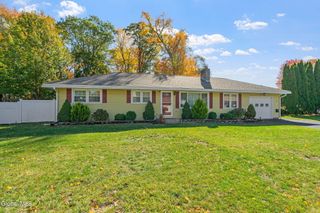 51 Mordella Road, Colonie, NY 12205