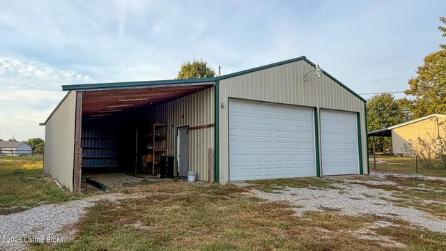90 Meadow Vale Ct, Vine Grove, KY 40175