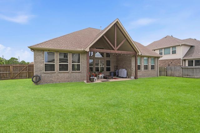 3211 Parker Drive, Pearland, TX 77584