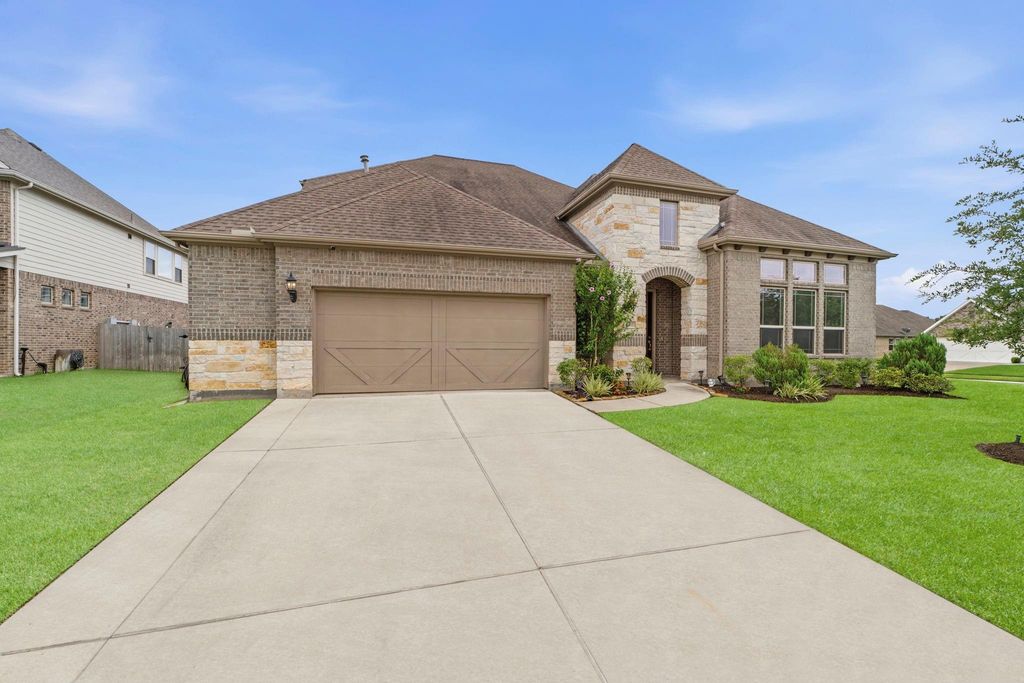 3211 Parker Drive, Pearland, TX 77584