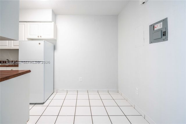 260 Navarre Ave 11, Coral Gables, FL 33134