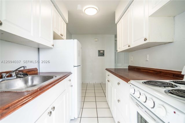260 Navarre Ave 11, Coral Gables, FL 33134