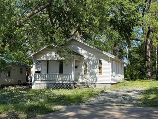 2340 N Franklin Avenue, Springfield, MO 65803
