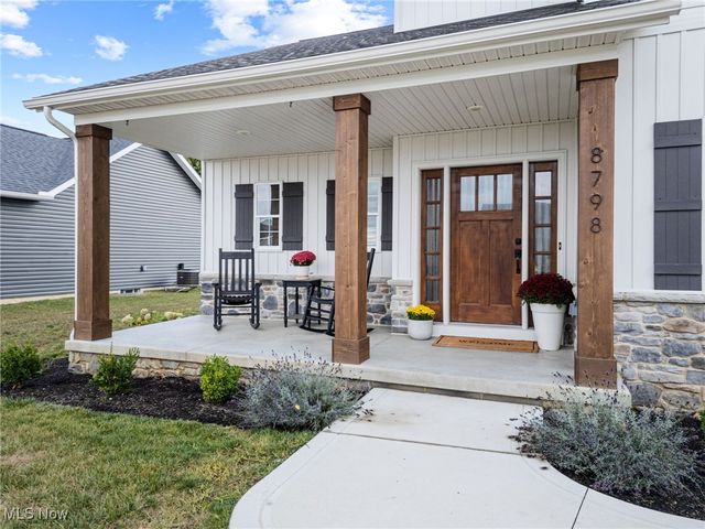 8798 Stoneshire Street NW, Massillon, OH 44646