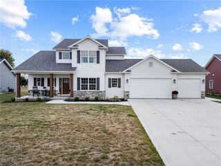 8798 Stoneshire Street NW, Massillon, OH 44646