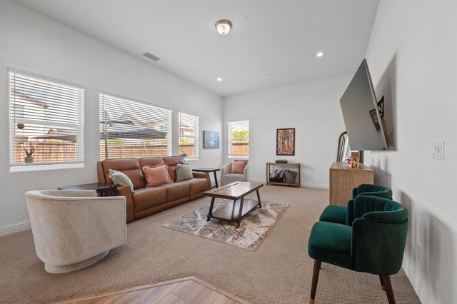 6254 W Holland Avenue, Fresno, CA 93723