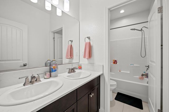 6254 W Holland Avenue, Fresno, CA 93723