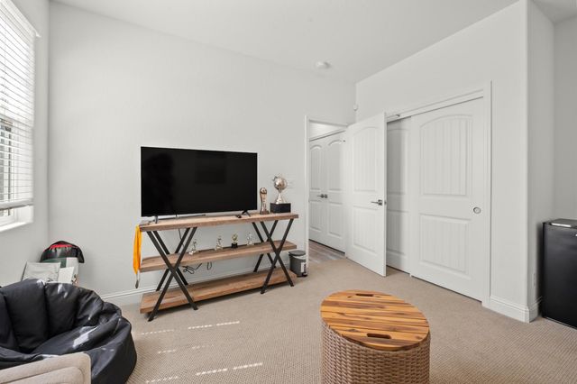 6254 W Holland Avenue, Fresno, CA 93723