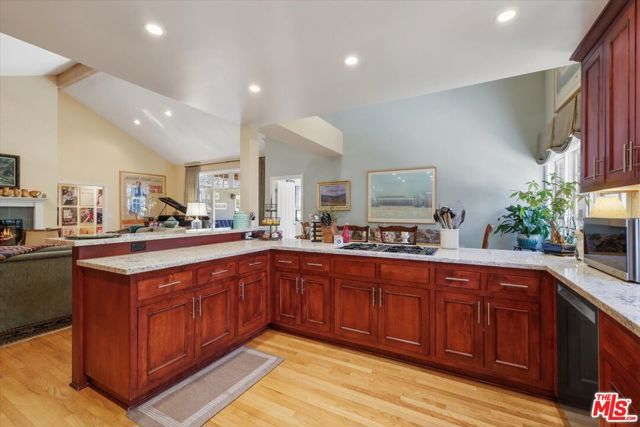 11122 Valley Spring Lane, Studio City (los Angeles), CA 91602