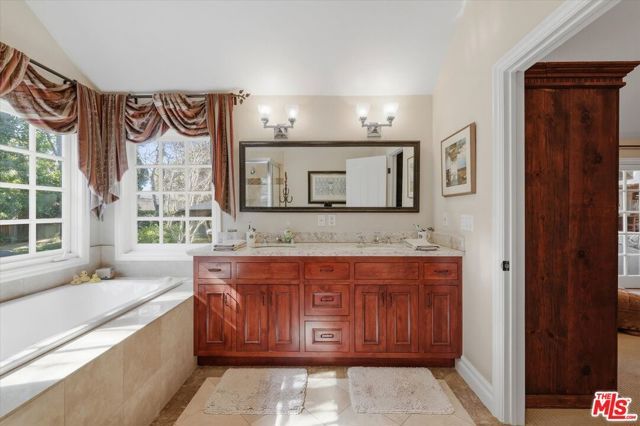 11122 Valley Spring Lane, Studio City (los Angeles), CA 91602