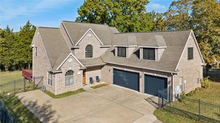 923 River Meadows Drive, Fayetteville, AR 72701