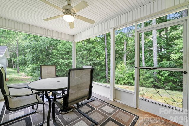 17 Coventry Circle E, Franklin, NC 28734