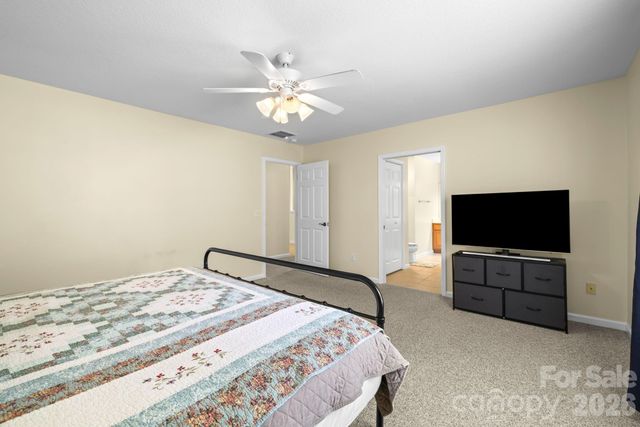 17 Coventry Circle E, Franklin, NC 28734