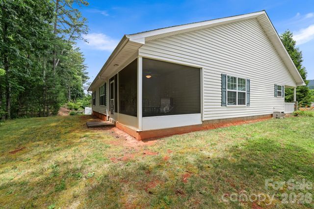 17 Coventry Circle E, Franklin, NC 28734