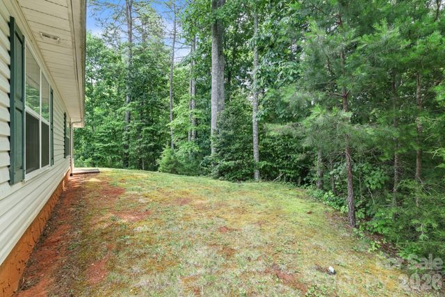 17 Coventry Circle E, Franklin, NC 28734
