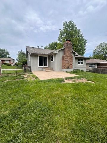 504 NE Stonewall Drive, Blue Springs, MO 64014