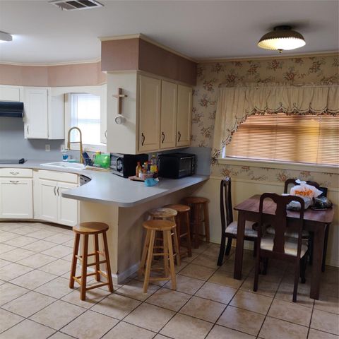 8111 Meadville Street, Houston, TX 77061