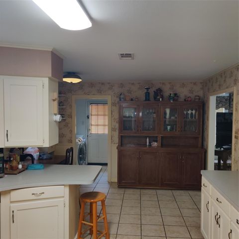 8111 Meadville Street, Houston, TX 77061