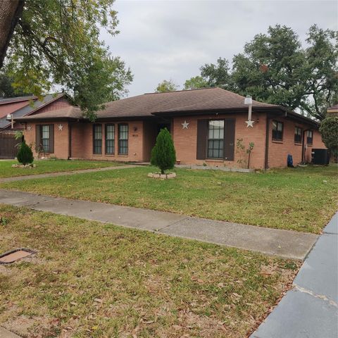 8111 Meadville Street, Houston, TX 77061