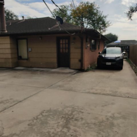 8111 Meadville Street, Houston, TX 77061