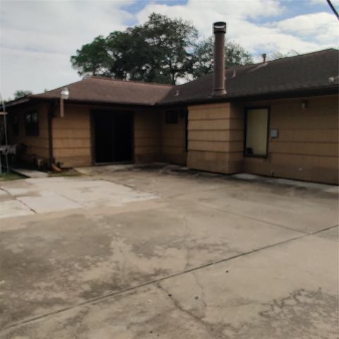 8111 Meadville Street, Houston, TX 77061