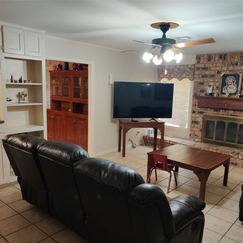 8111 Meadville Street, Houston, TX 77061