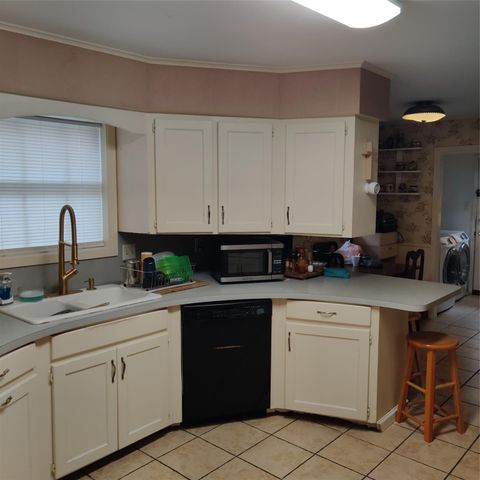 8111 Meadville Street, Houston, TX 77061