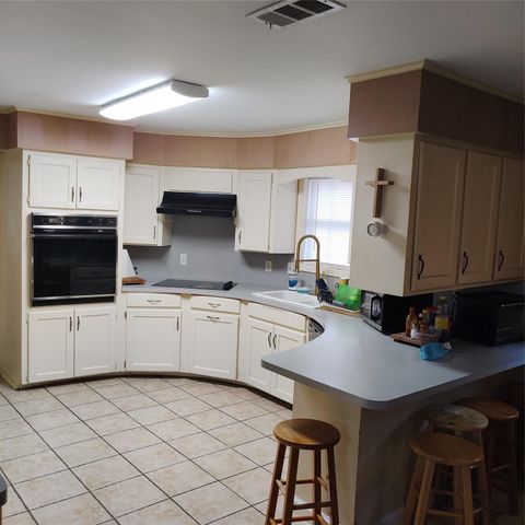 8111 Meadville Street, Houston, TX 77061