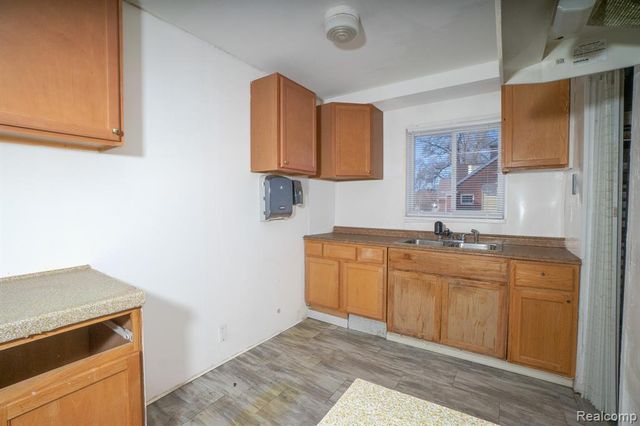 10785 E Outer Drive, Detroit, MI 48224