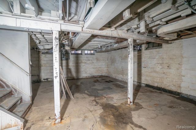 10785 E Outer Drive, Detroit, MI 48224