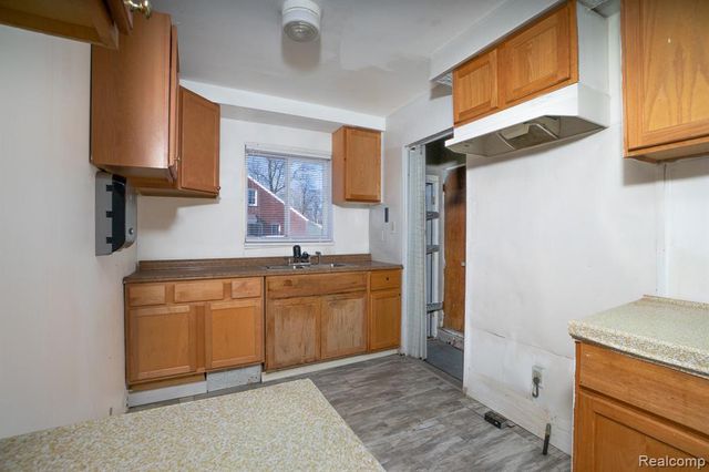 10785 E Outer Drive, Detroit, MI 48224