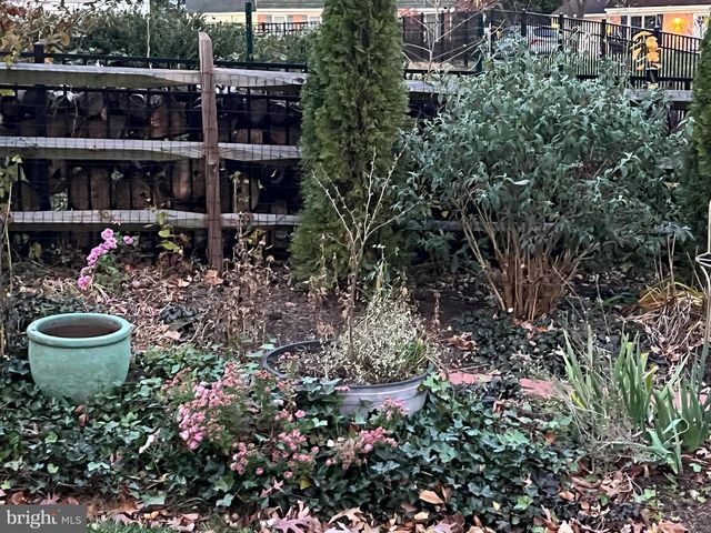 1114 BRADFIELD DR SW, Leesburg, VA 20175