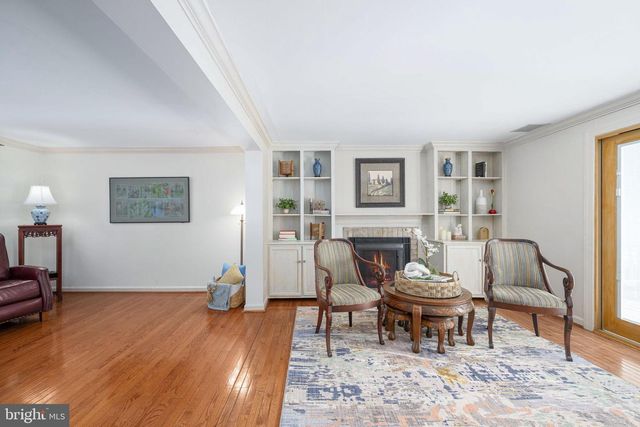 1114 BRADFIELD DR SW, Leesburg, VA 20175