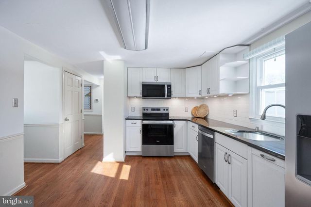 1114 BRADFIELD DR SW, Leesburg, VA 20175