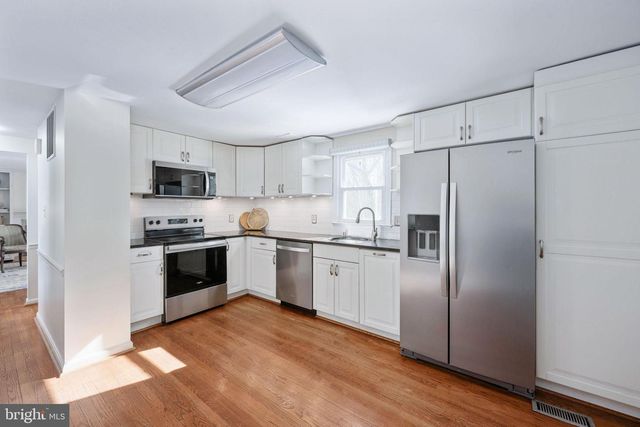 1114 BRADFIELD DR SW, Leesburg, VA 20175