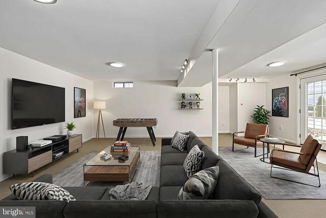 1114 BRADFIELD DR SW, Leesburg, VA 20175